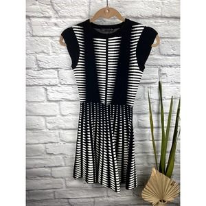 Zara Women B/W Knit Fit and Flare Stretch Dress, XS